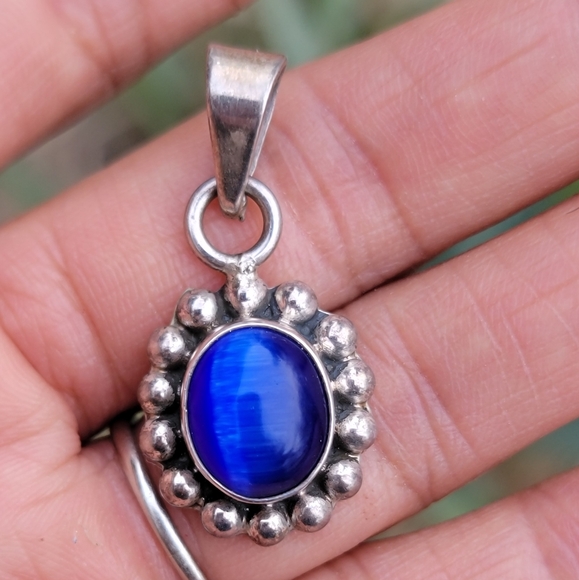 Southwestern 925 sterling silver vintage blue cat's eye necklace pendant - Picture 9 of 16